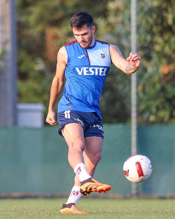 Trabzonspor'un deplasmanda oynayacağı Galatasaray maçı hazırlıkları sürdü - 17 Ağustos 2023 17